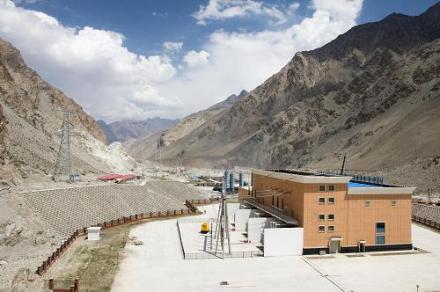 2014年6月布仑口-公格尔水电站发电厂房