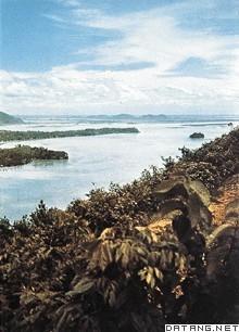 布拉马普特拉河