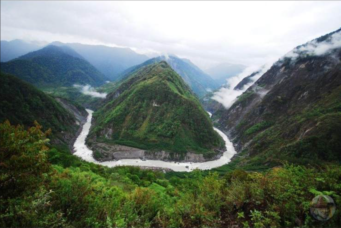 U字形的峡谷——帕隆藏布江大拐弯
