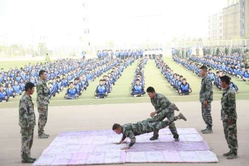 克孜勒苏职业技术学院学生军训