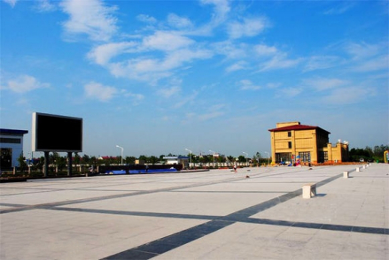 胡集镇名仕家园广场