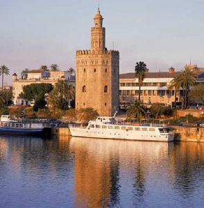 位于塞维利亚的黄金塔