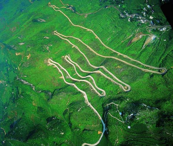 川藏公路鸟瞰图