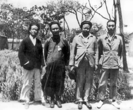 1931年首次殷墟挖掘的董作宾、李济、傅斯年、梁思永（左起） 