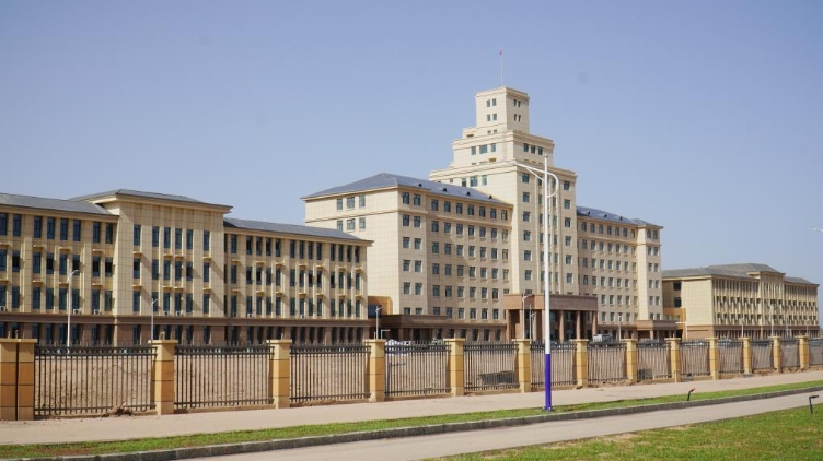 东城校区校外景 