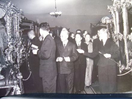 56年访苏, 龙右侧第一人为知名报人王芸生