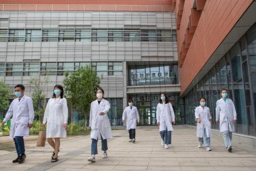 口腔医学院、护理学院外景