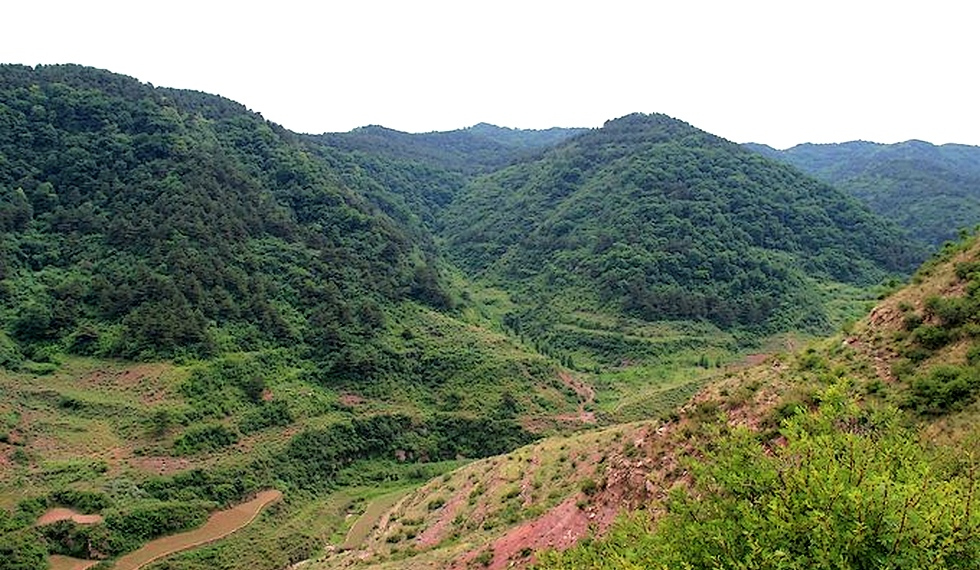 太岳山南段安泽屯留境内的低山（摩诃山）