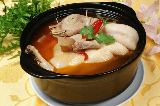 老鸭汤正宗的做法(各类美味老鸭汤的制作)