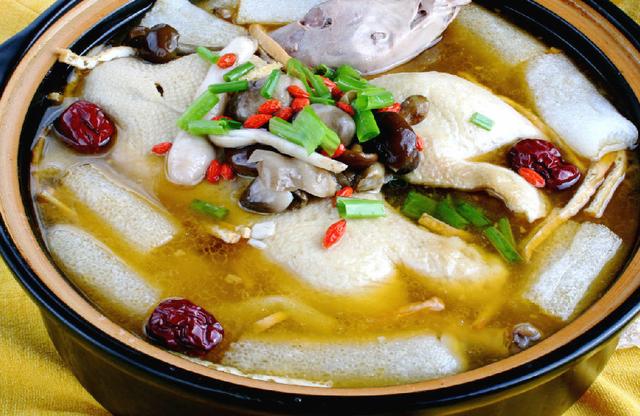 老鸭汤正宗的做法(各类美味老鸭汤的制作)