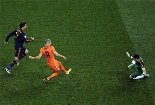 罗本丢单刀 荷兰与冠军擦肩而过