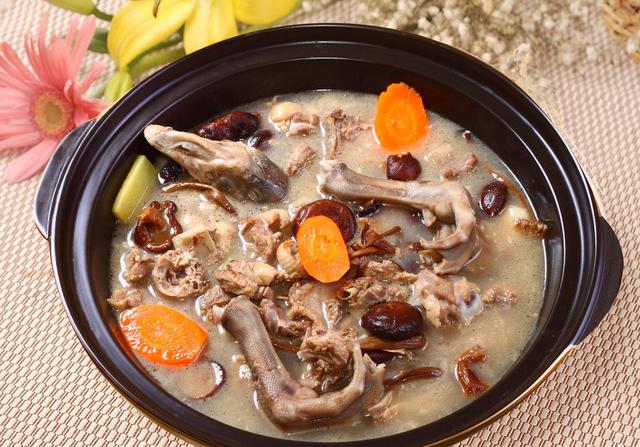 老鸭汤正宗的做法(各类美味老鸭汤的制作)