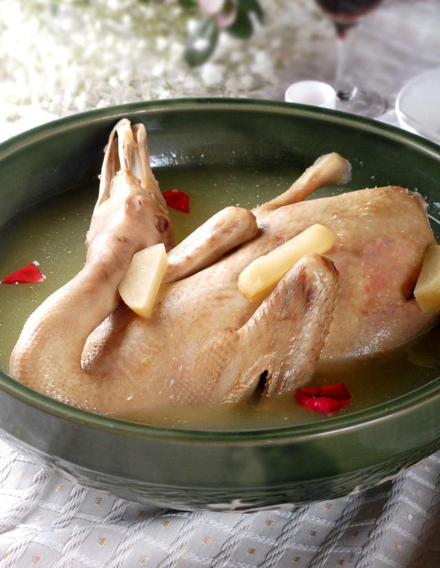 老鸭汤正宗的做法(各类美味老鸭汤的制作)