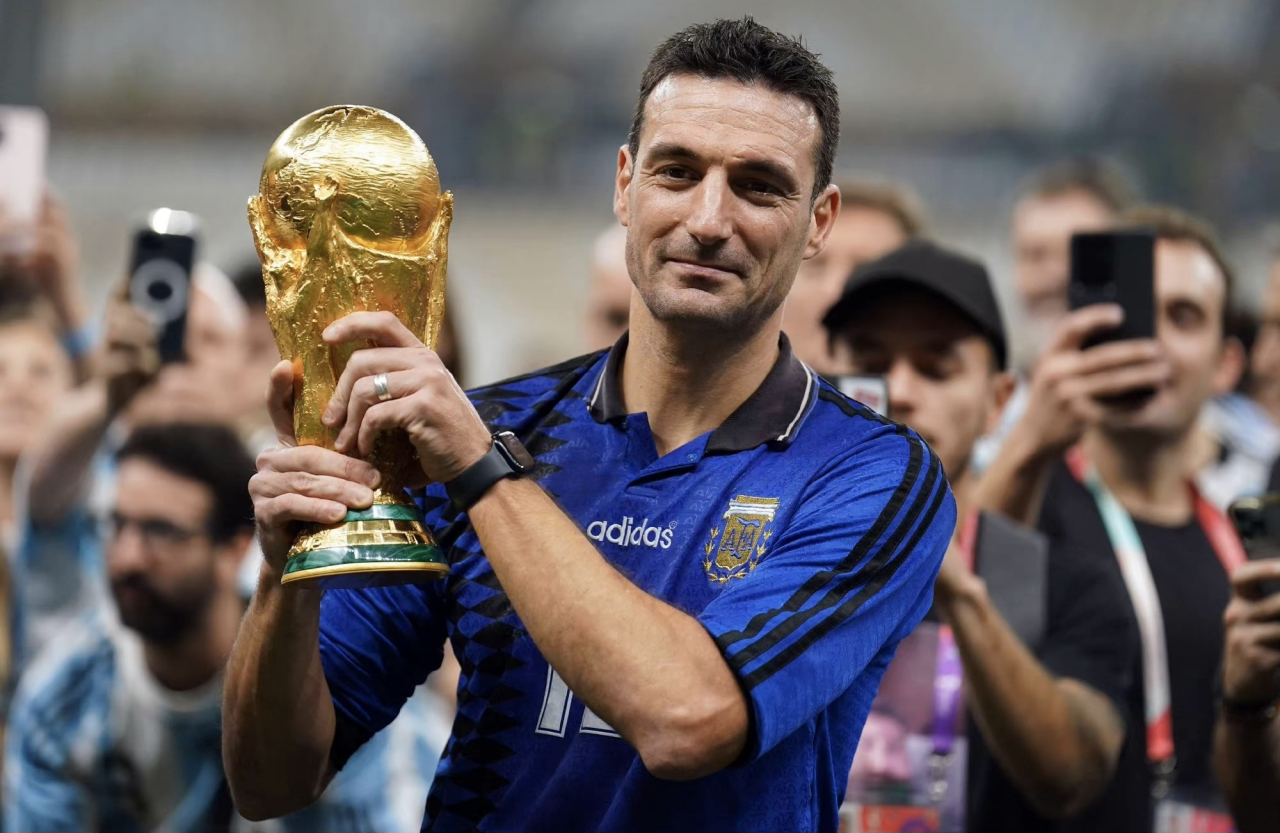 2022年率领阿根廷国家队夺得卡塔尔世界杯冠军 2022年率领阿根廷国家队夺得卡塔尔世界杯冠军