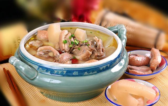 老鸭汤正宗的做法(各类美味老鸭汤的制作)