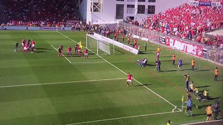 迪马利亚角球直接破门 迪马利亚角球直接破门