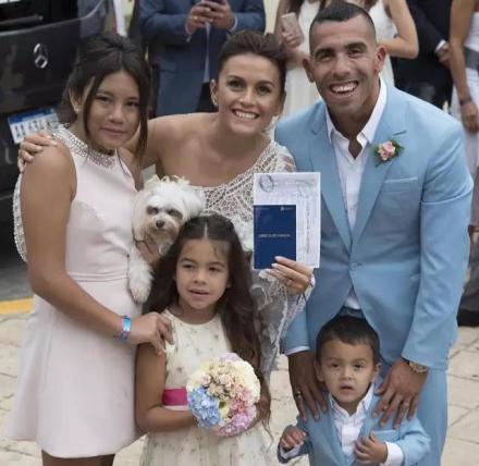 特维斯婚礼现场全家福 特维斯婚礼现场全家福