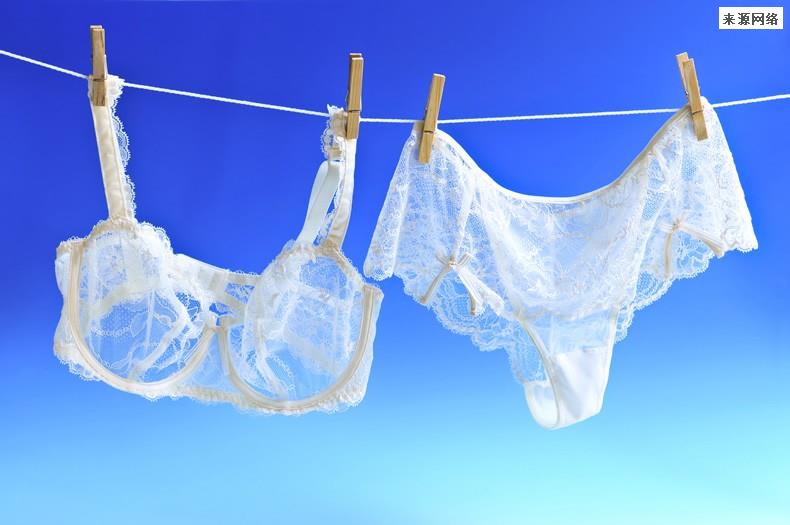 白发男子偷女生内衣裤