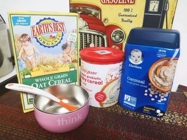 宝宝辅食怎么过渡到一日三餐(宝宝第一口辅食怎么吃)