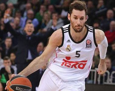 费尔南德斯在比赛中 费尔南德斯在比赛中