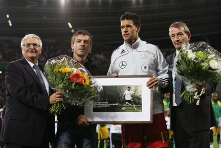 施奈德在德国国家队退役纪念 施奈德在德国国家队退役纪念