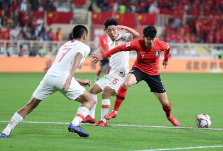 2019亚洲杯,中国球员防守韩国队孙兴慜 2019亚洲杯,中国球员防守韩国队孙兴慜