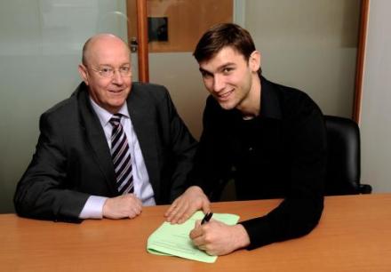 伊万诺维奇签约蓝桥 伊万诺维奇签约蓝桥