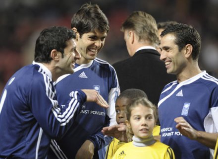 菲戈、卡卡与保莱塔(从左到右) 菲戈、卡卡与保莱塔(从左到右)