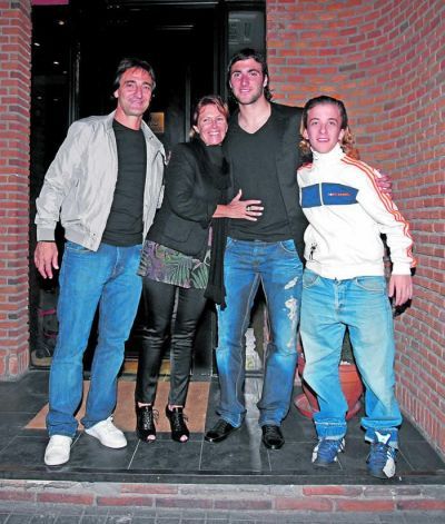 伊瓜因和家人 伊瓜因和家人