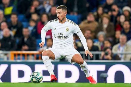 阿扎尔在比赛中 阿扎尔在比赛中