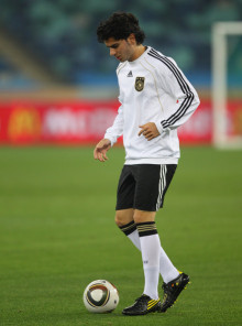 塞尔达尔·塔什彻 塞尔达尔·塔什彻