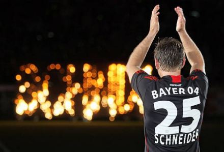 面对“Schnix”的标志退役告别 面对“Schnix”的标志退役告别