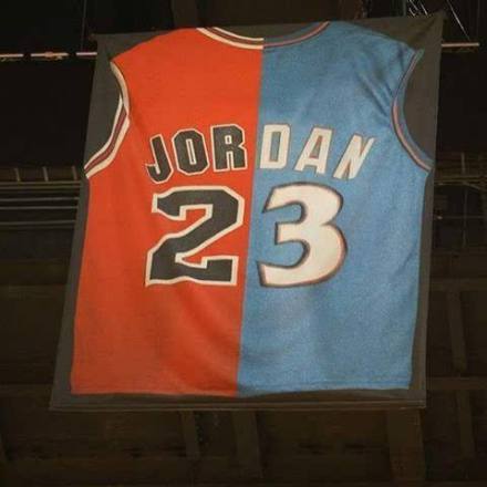 乔丹球衣在热火队“退役” 乔丹球衣在热火队“退役”