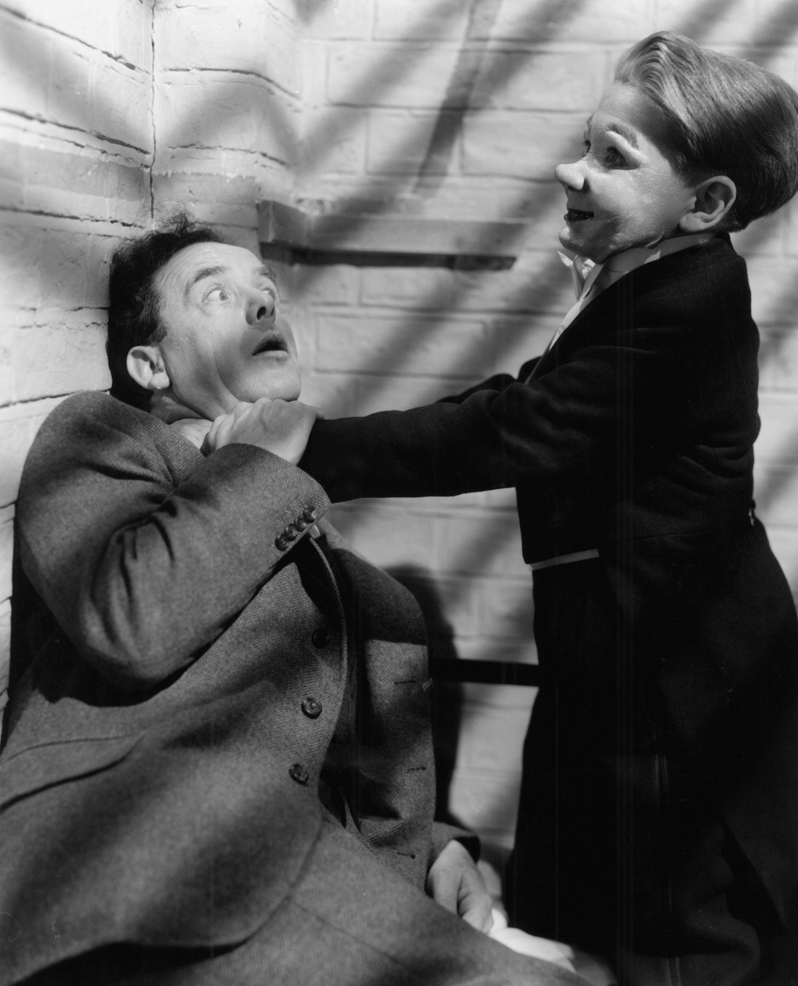 死亡之夜(1945)的剧照 死亡之夜(1945)的剧照