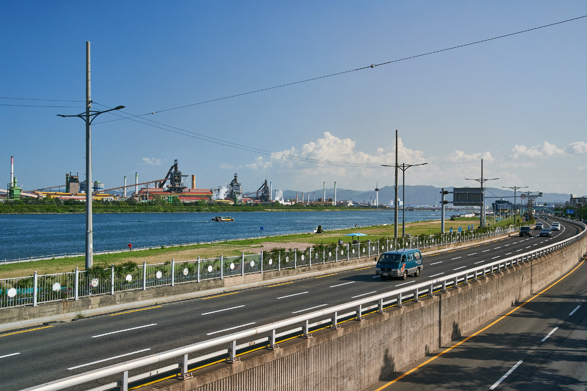 掮客(2022)的剧照 掮客(2022)的剧照