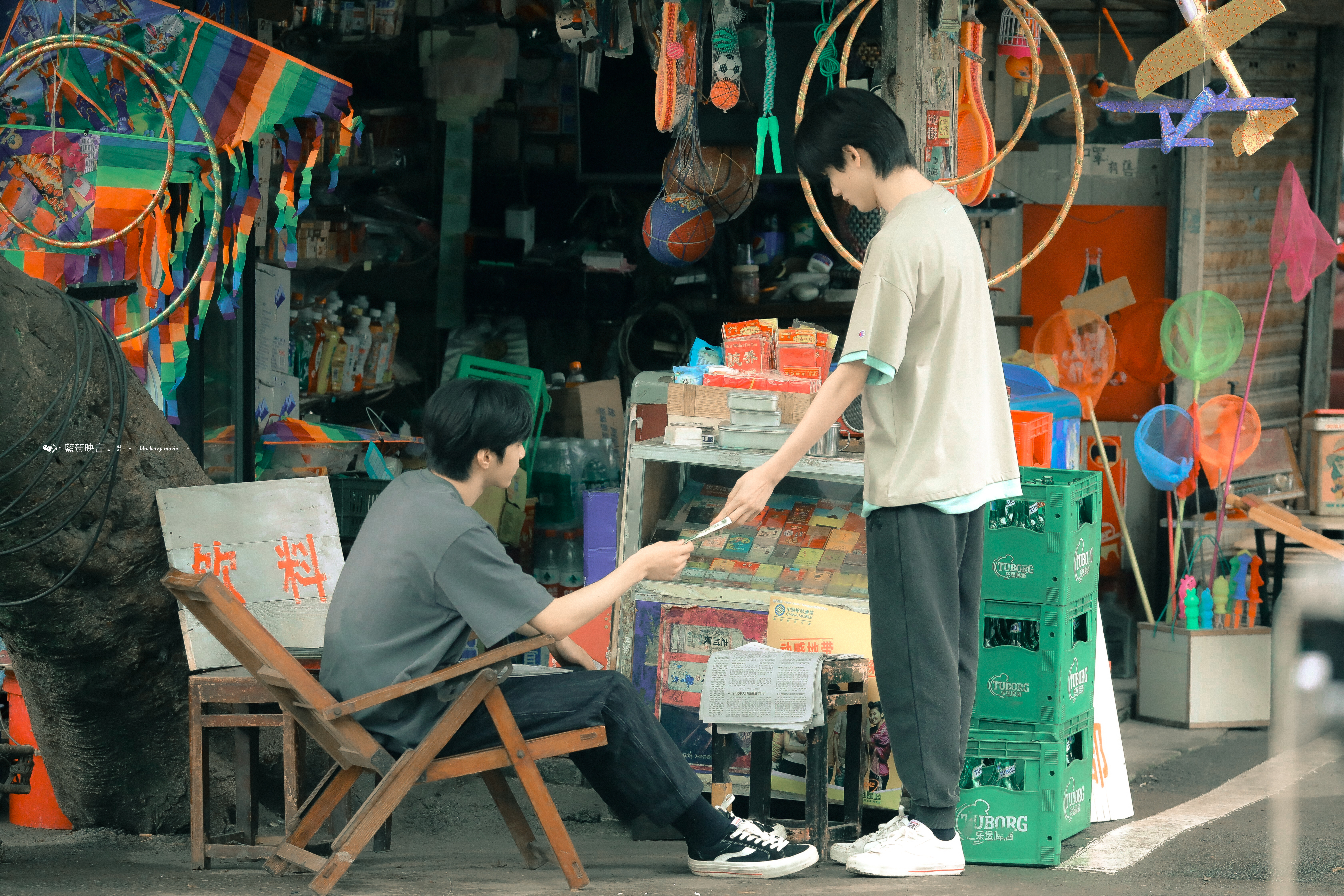 一起等雨停
(2022)的剧照 一起等雨停
(2022)的剧照