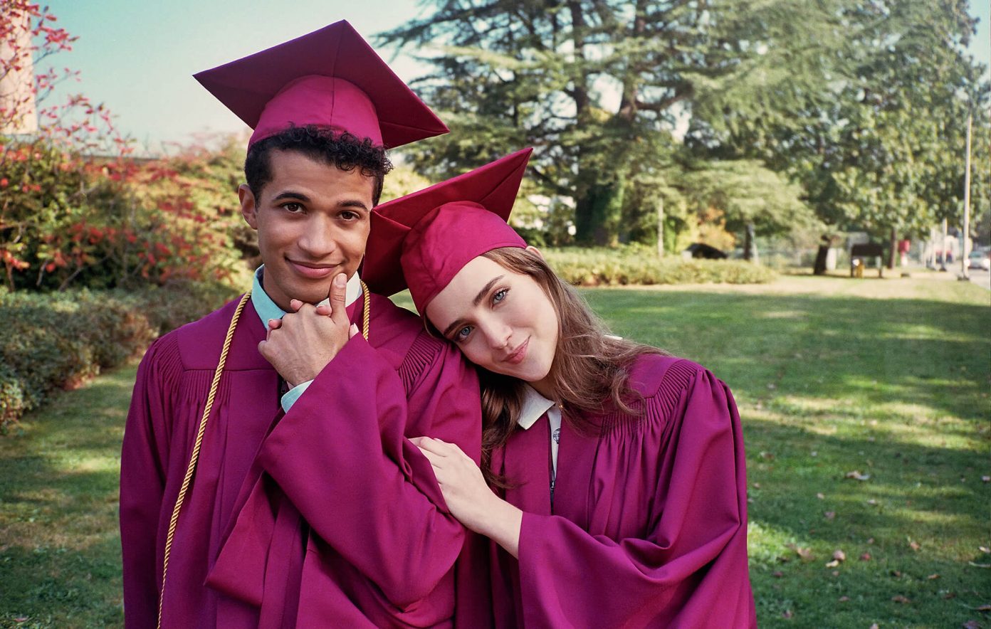 初识与告别之间(2022)的剧照 初识与告别之间(2022)的剧照