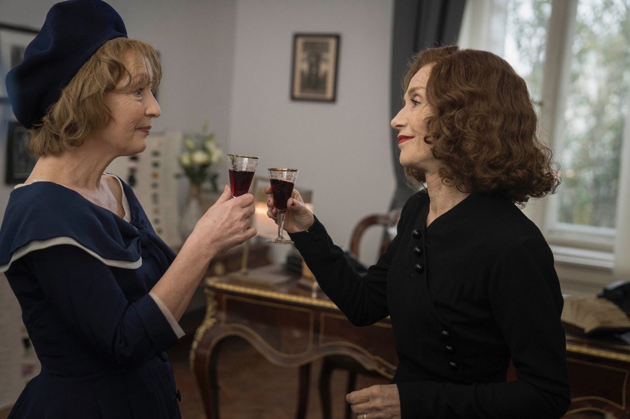 哈里斯夫人闯巴黎(2022)的剧照 哈里斯夫人闯巴黎(2022)的剧照