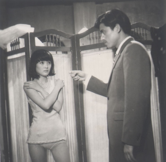 夜半歌声
(1985)的剧照 夜半歌声
(1985)的剧照