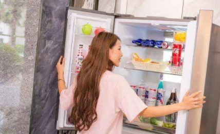 冰箱往外流水怎么处理3