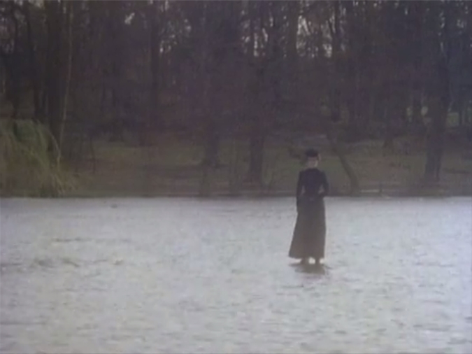 黑衣女人(1989)的剧照 黑衣女人(1989)的剧照