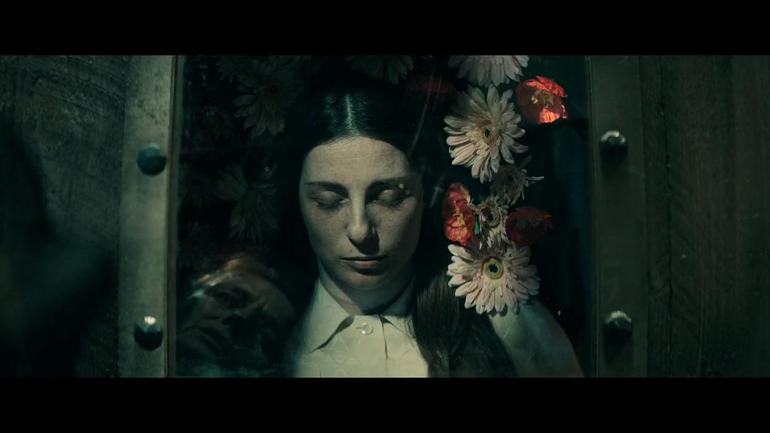 隔绝之巢(2019)的剧照 隔绝之巢(2019)的剧照