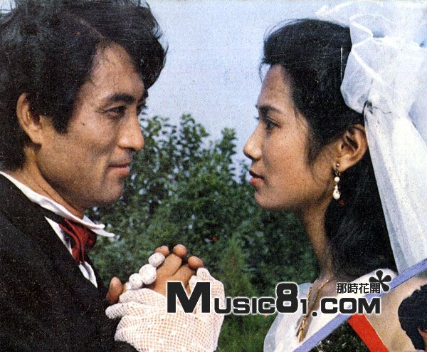 夜半歌声
(1985)的剧照 夜半歌声
(1985)的剧照