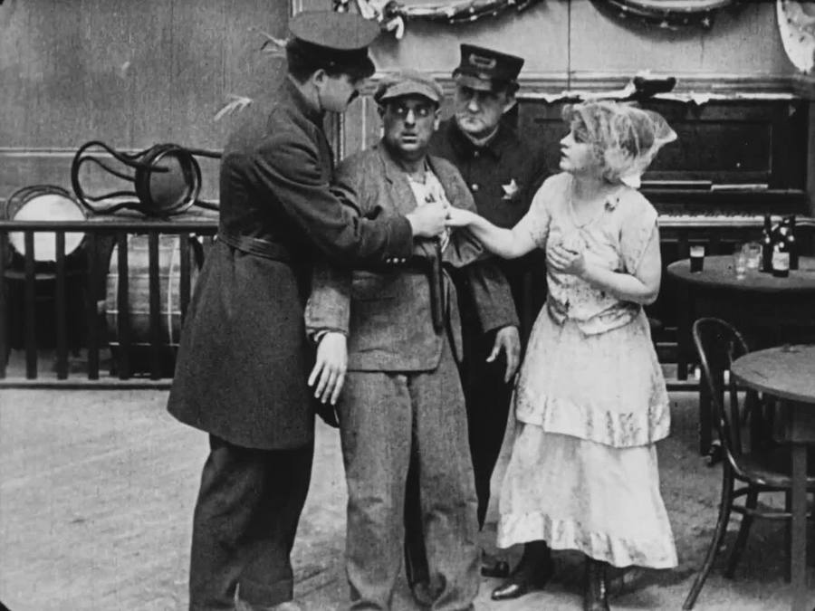 新生(1915)的剧照 新生(1915)的剧照