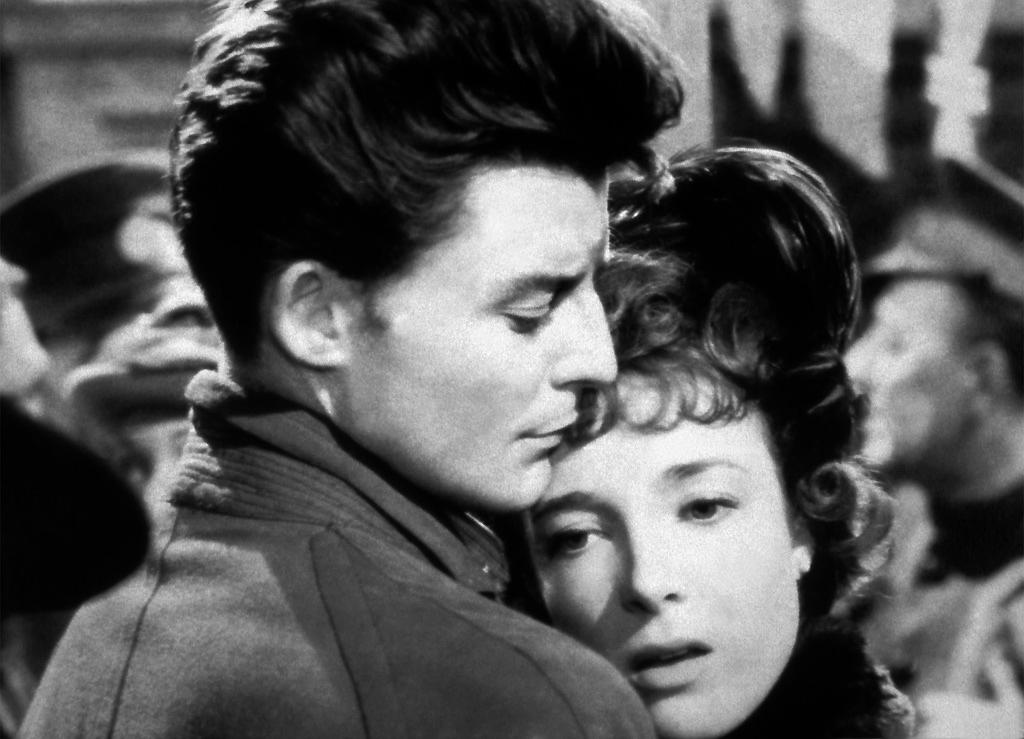 肉体的恶魔(1947)的剧照 肉体的恶魔(1947)的剧照