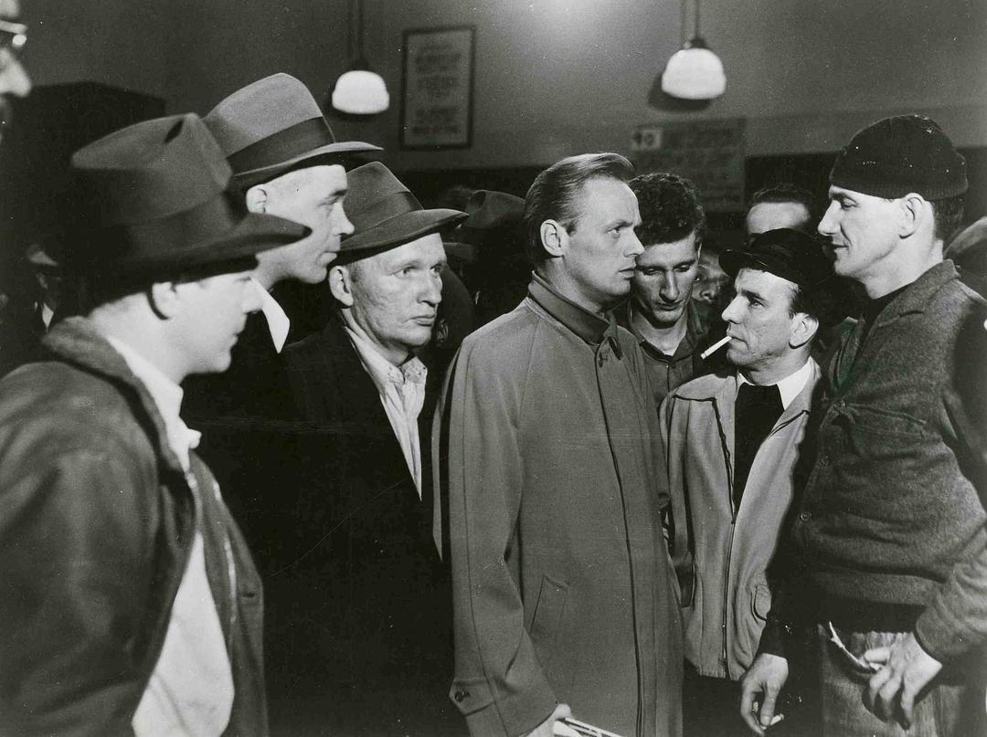 围歼街头(1950)的剧照 围歼街头(1950)的剧照