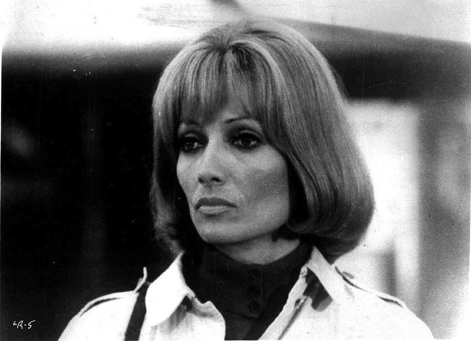 春光破碎(1970)的剧照 春光破碎(1970)的剧照