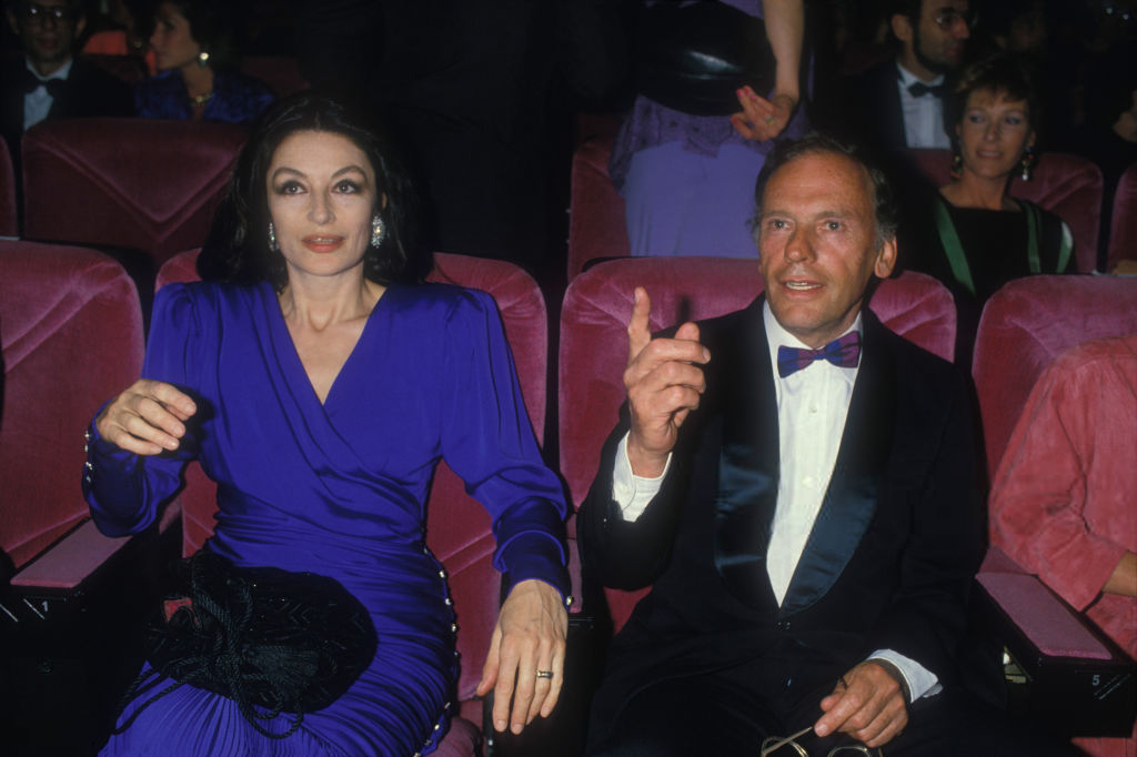 男欢女爱续集(1986)的剧照 男欢女爱续集(1986)的剧照