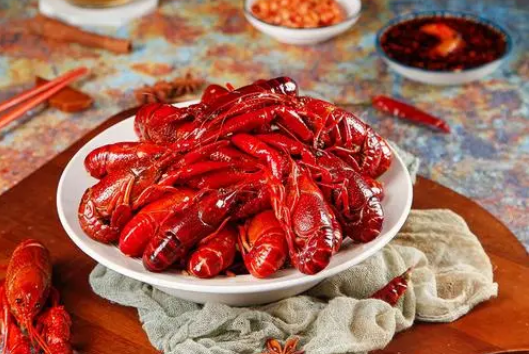 小龙虾加啤酒煮熟后有酒精吗2