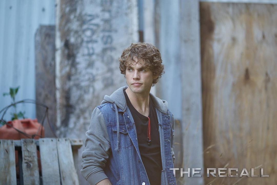 不速星客(2017)的剧照 不速星客(2017)的剧照